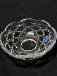 Coupelle en verre taillé motif étoile 4 trous